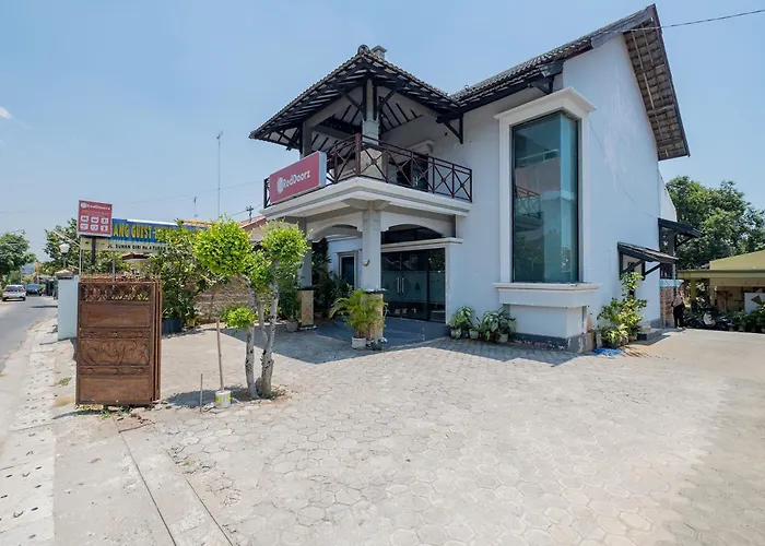 Reddoorz Syariah At Jalan Sunan Giri Tuban