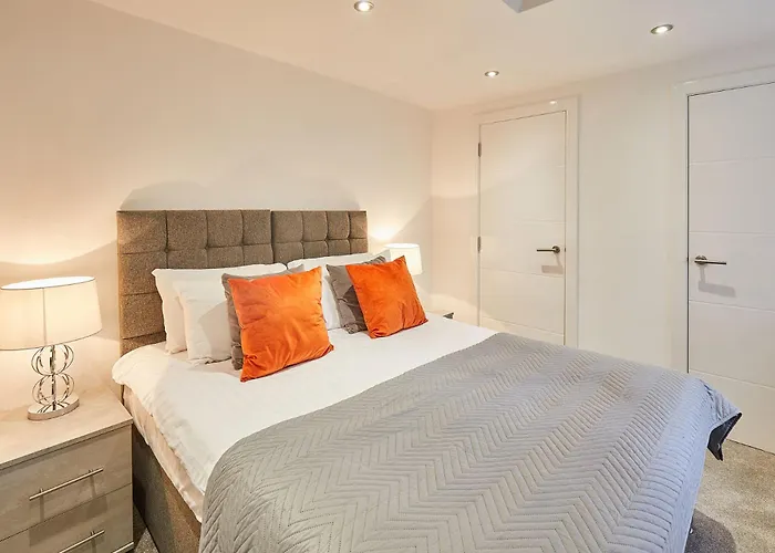 The Hideaway - Apartment 8