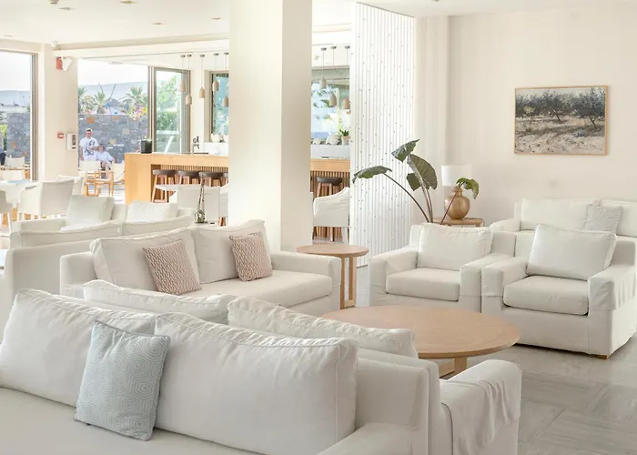 Maritimo Beach Hotel