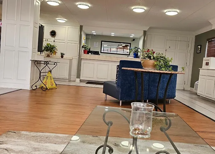 Astoria Hotel West