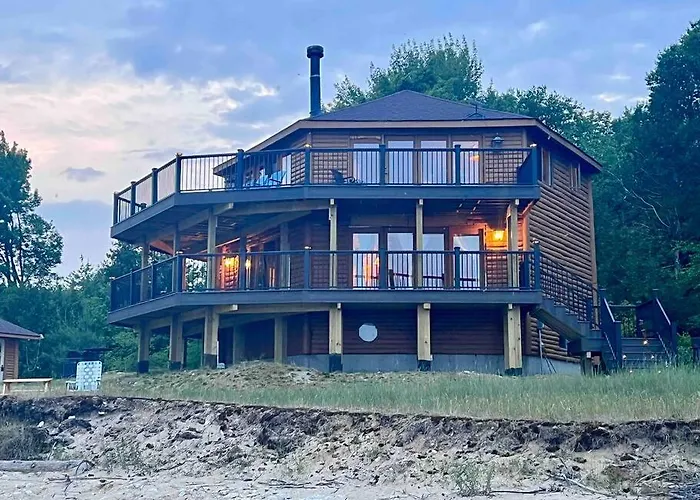 Lake Michigan Cabin W/Hot Tub & Stunning Views