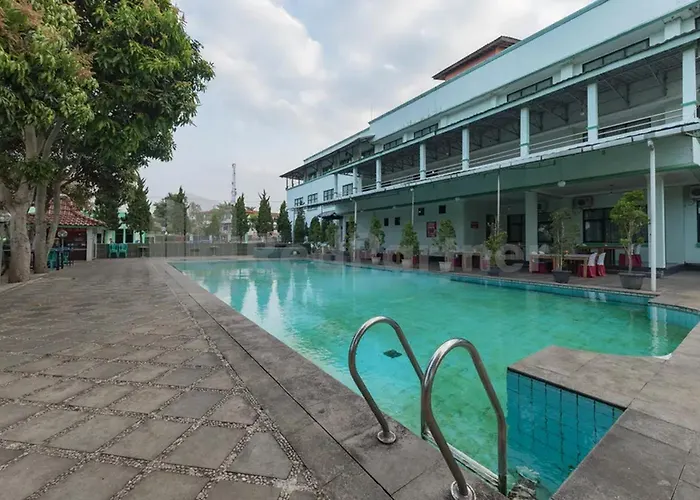 Hotel Ayong Linggarjati Kuningan Mitra Reddoorz