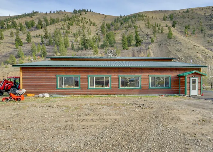 Salmon Vacation Rental W/ On-Site River Access!