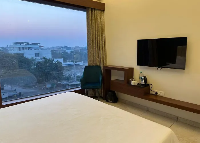 Hotel Ananta