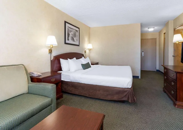 Ramada by Wyndham Reno Hotel&Casino