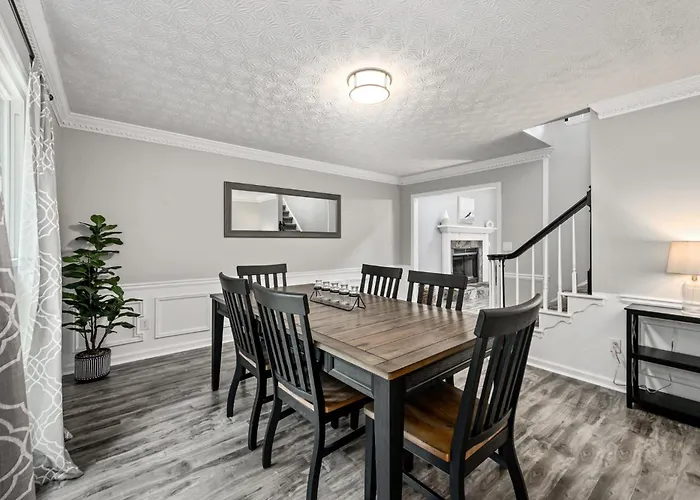 Spacious 4Br In Marietta With Modern Amenities