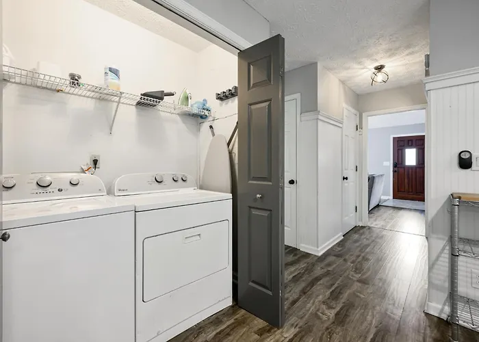Spacious 4Br In Marietta With Modern Amenities