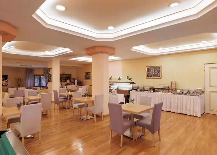 Louvre Hotel