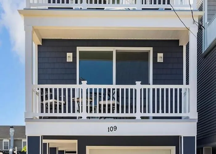 Stunning Vacation Rental One Block From The Beach.