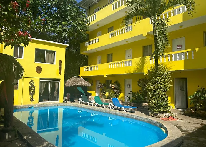Coco Hotel&Hostel