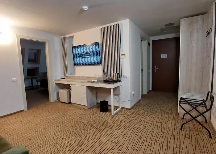 Hotel Wolf 2