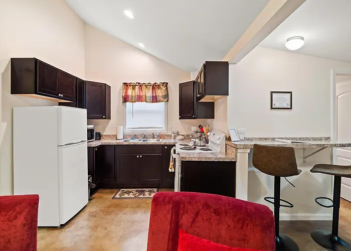 Chardonnay Cottage - Gotl Strip - Cozy & Quaint