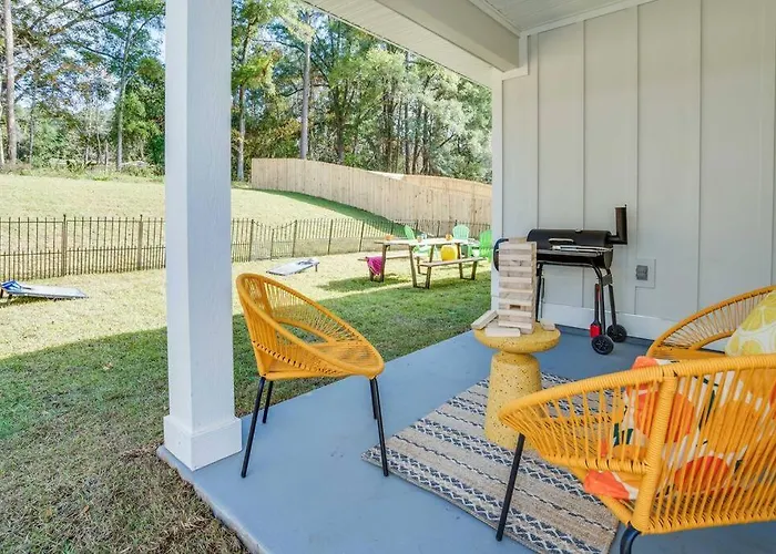 Citrus Cottage: Comfy - Hwy 10 - Peaceful Retreat