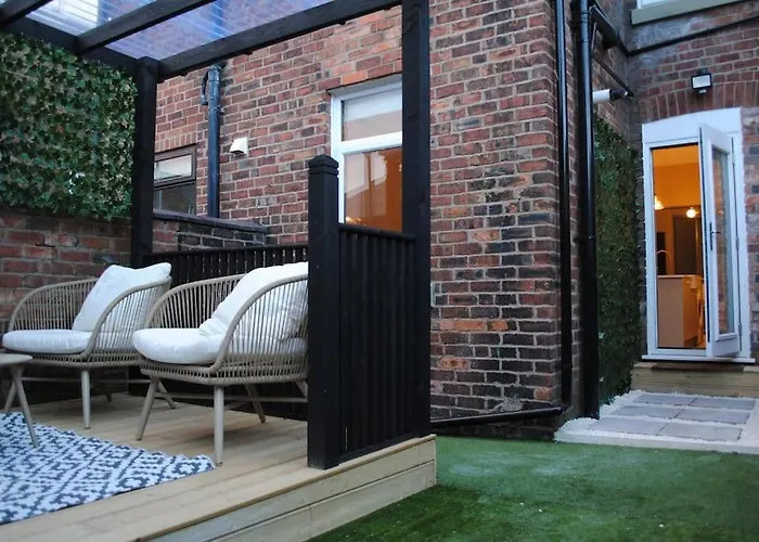 Cosy Renovated House In Warrington