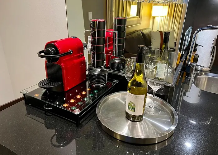 Boutique Suites 3 min walk to beach
