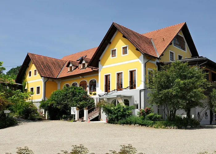 Sattlerhof Geniesserhotel & Weingut