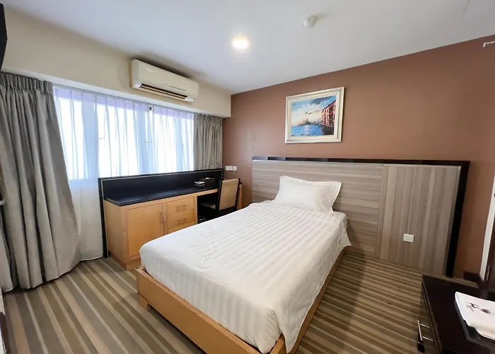 Hallmark Express Hotel