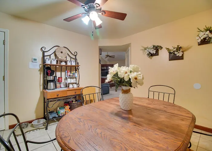 Tahlequah Duplex W/ Screened-In Porch & Fire Pit!