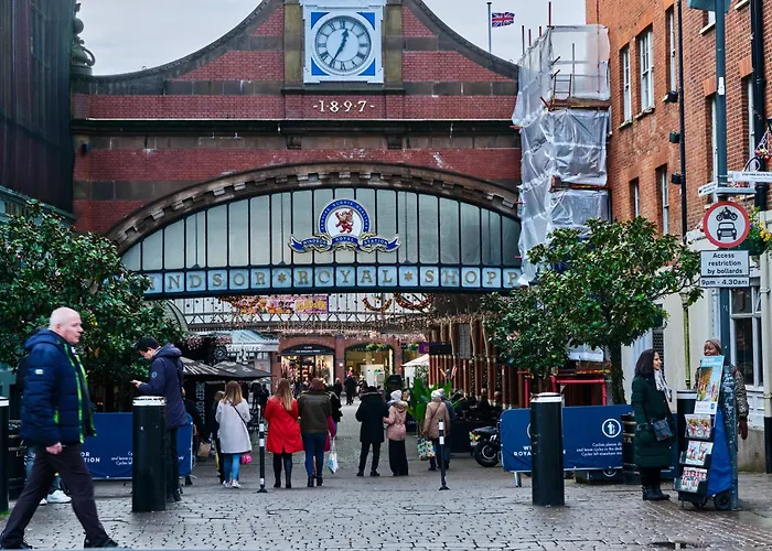 Queen Annes Court Luxury Apartment On High Street