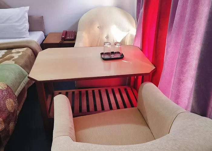 Hotel Chaitanya Inn