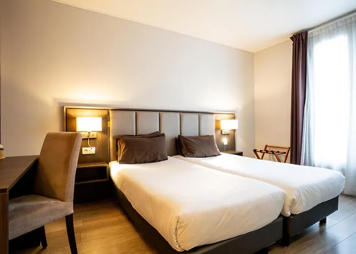 Hotel De Flore - Montmartre