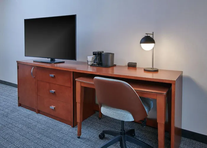 Courtyard By Marriott Detroit Livonia