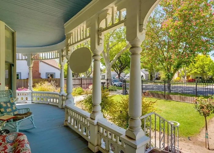 Lodi Hill House