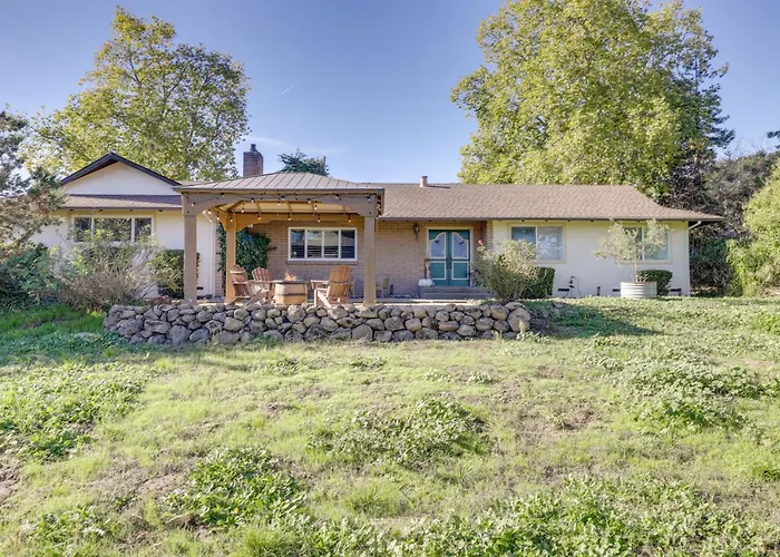 Modern Home In Napa Area W/ Hot Tub & Game Room!