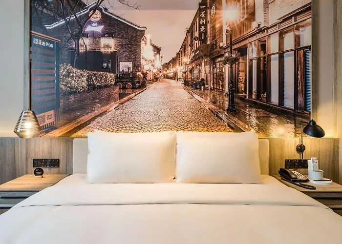 Atour Hotel Ningbo Laowaitan