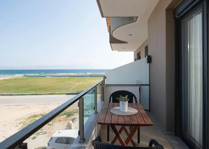 Vrahakia Beach