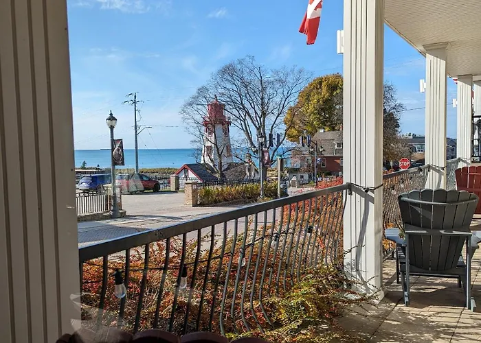 Inn At The Harbour