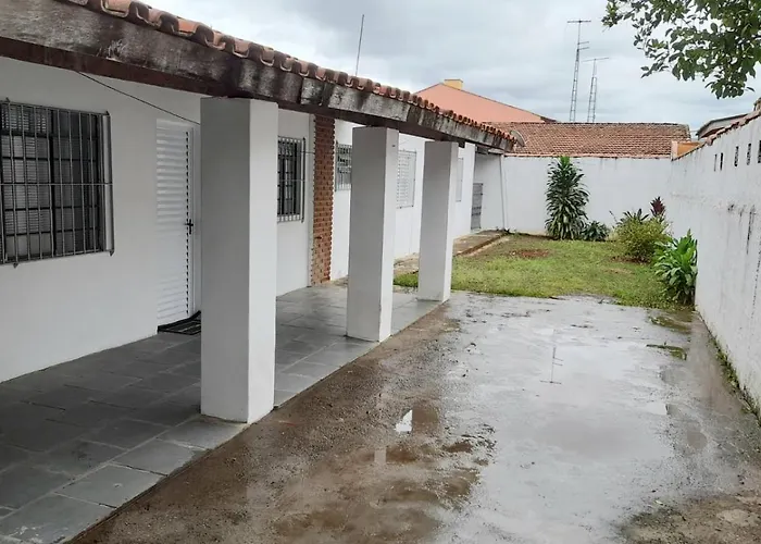 Casa com alojamento, para até 18 pessoas