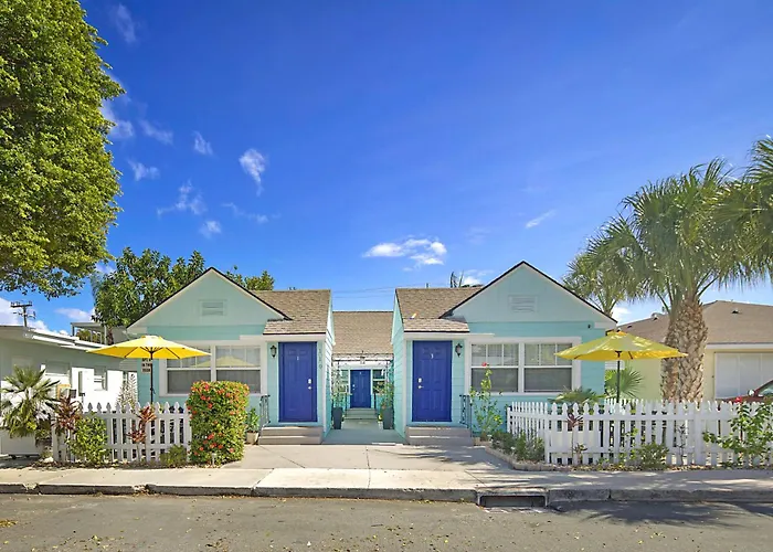 Steps To Beach & Downtown! Cozy Beach Bungalow #3