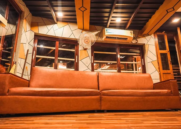 Venice Premium Houseboats Alleppey
