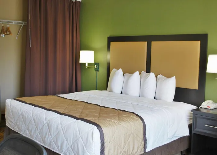 Extended Stay America Suites - Newark - Woodbridge