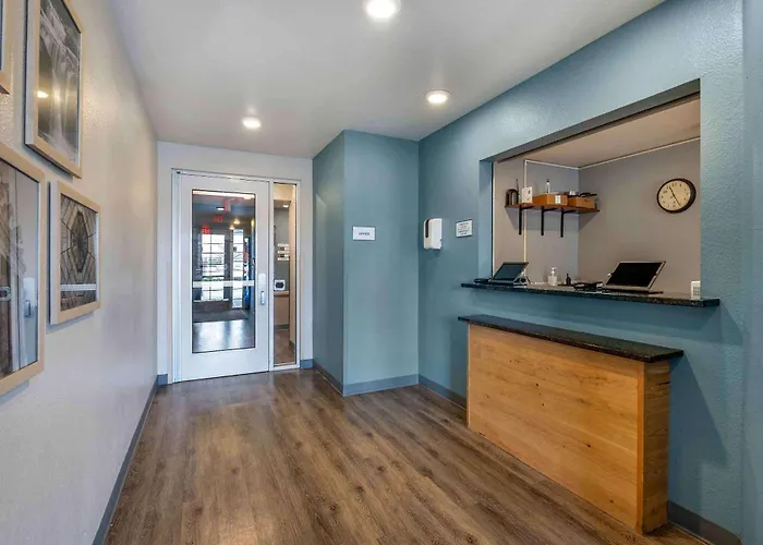 Extended Stay America Select Suites - Indianapolis - West