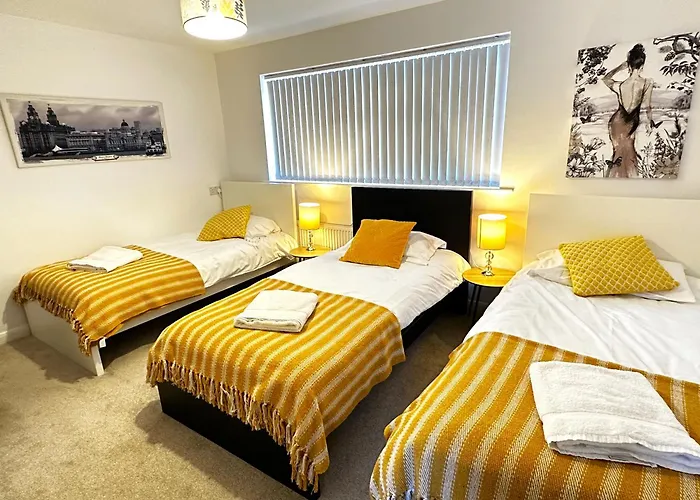 Kennedy Villa - 5 Bedroom House With Hot Tub, Wifi, Free Parkings, Close To Bicester Village