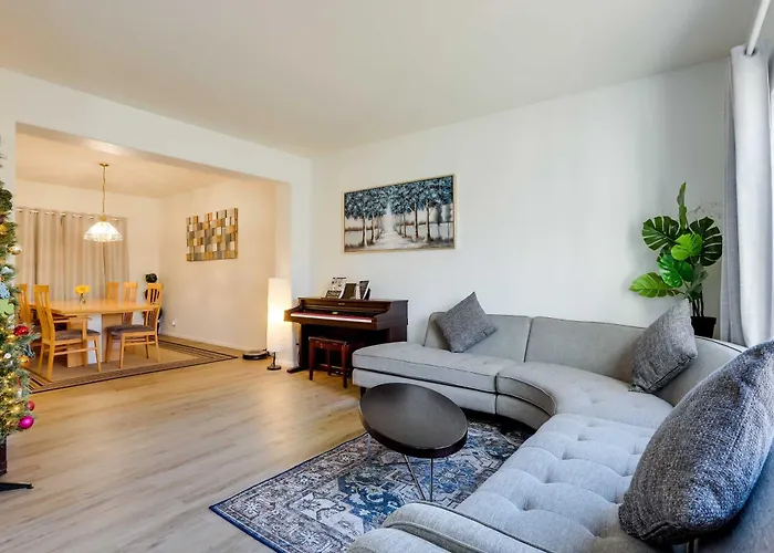 Spacious Thornton Home: 15 Mi To Downtown Denver!