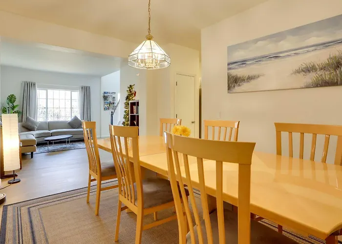 Spacious Thornton Home: 15 Mi To Downtown Denver!