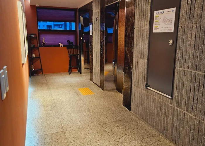 Brown Dot Hotel Jinju