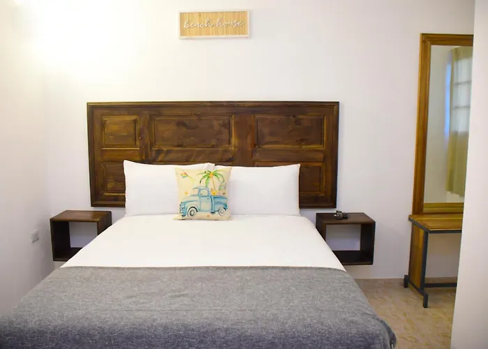 Hostal Marina Samana