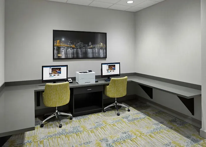 Hampton Inn & Suites Cranberry Township/Mars