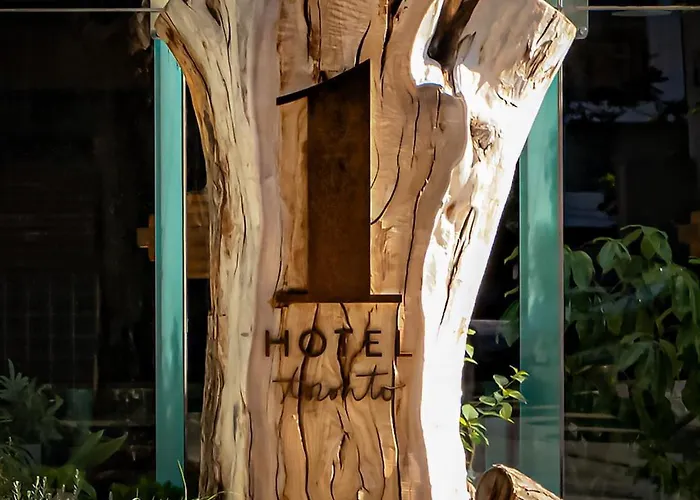 1 Hotel Toronto