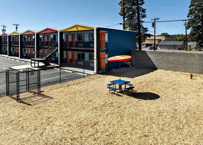 Americana Motor Hotel In Flagstaff Near Nau & Downtown