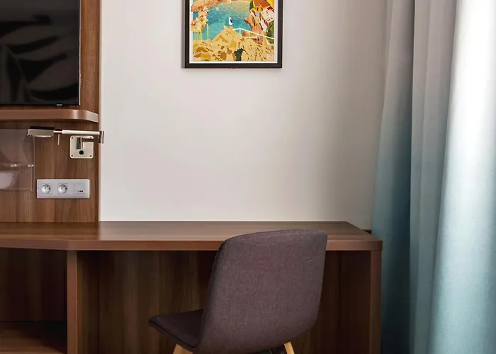 Holiday Inn - Marseille Airport By Ihg