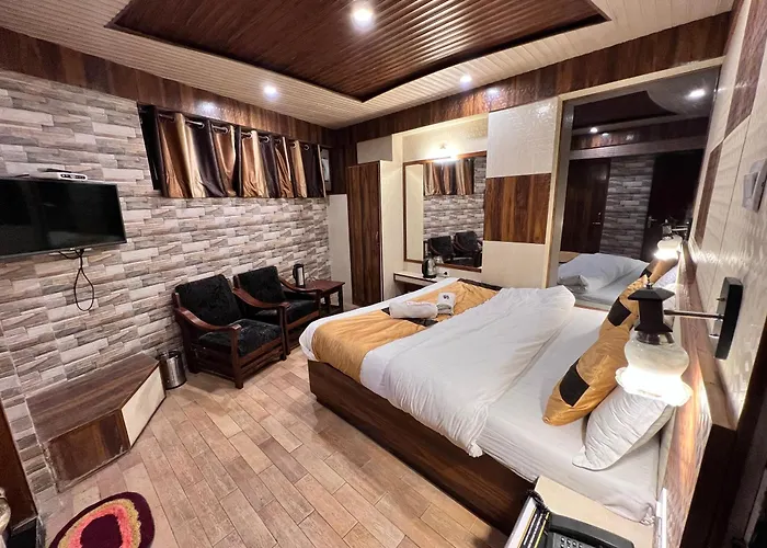 Hotel Victory At Mall Road