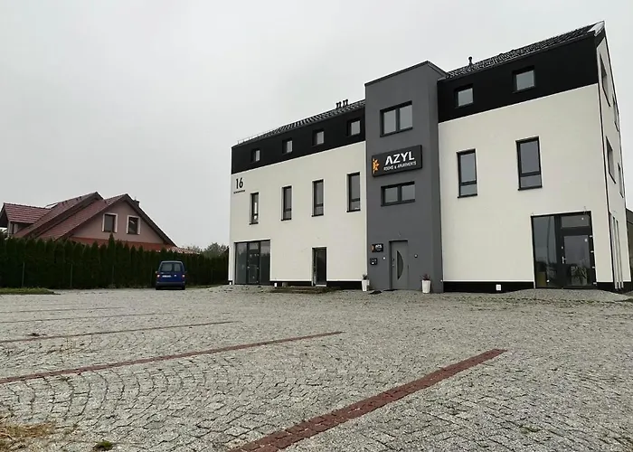 Azyl