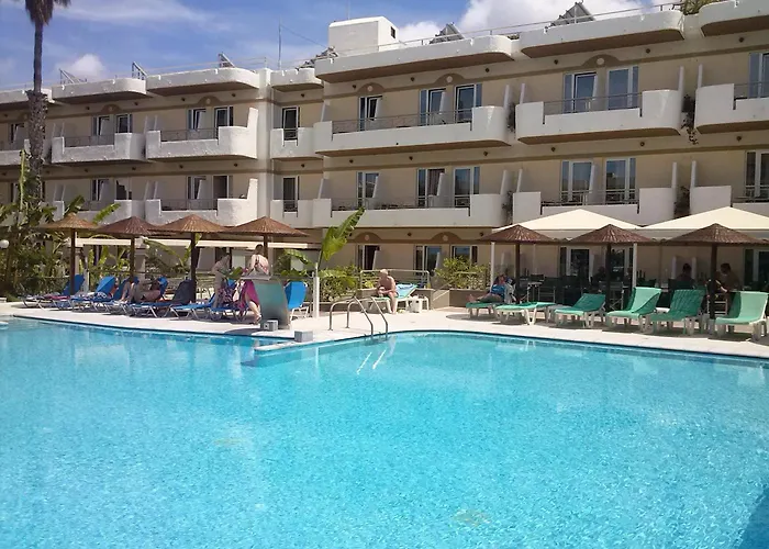 Astron Hotel