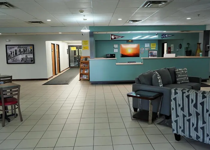 Super 8 By Wyndham Grove City