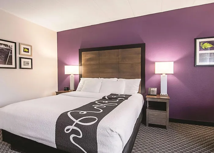 La Quinta Inn & Suites By Wyndham Portland Dt Maine Med